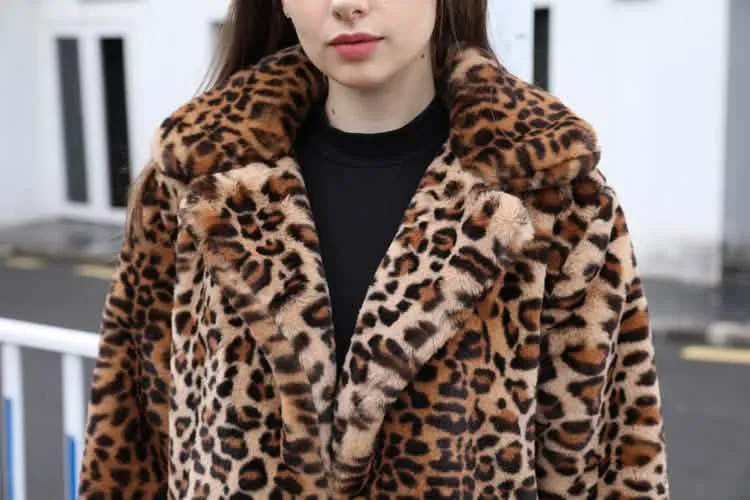 Chic Leopard Print Faux Fur Winter Coat with Elegant Tailored Collar for Women