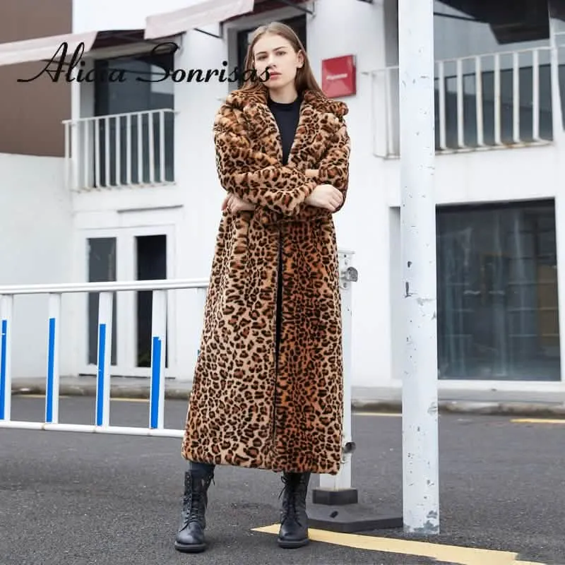 Chic Leopard Print Faux Fur Winter Coat with Elegant Tailored Collar for Women