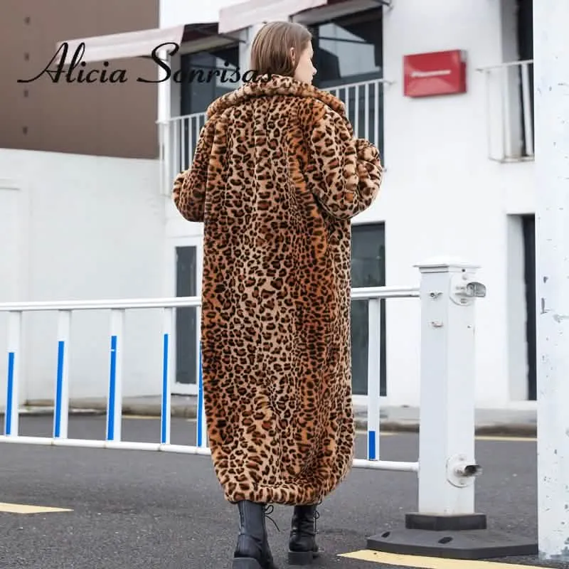 Chic Leopard Print Faux Fur Winter Coat with Elegant Tailored Collar for Women