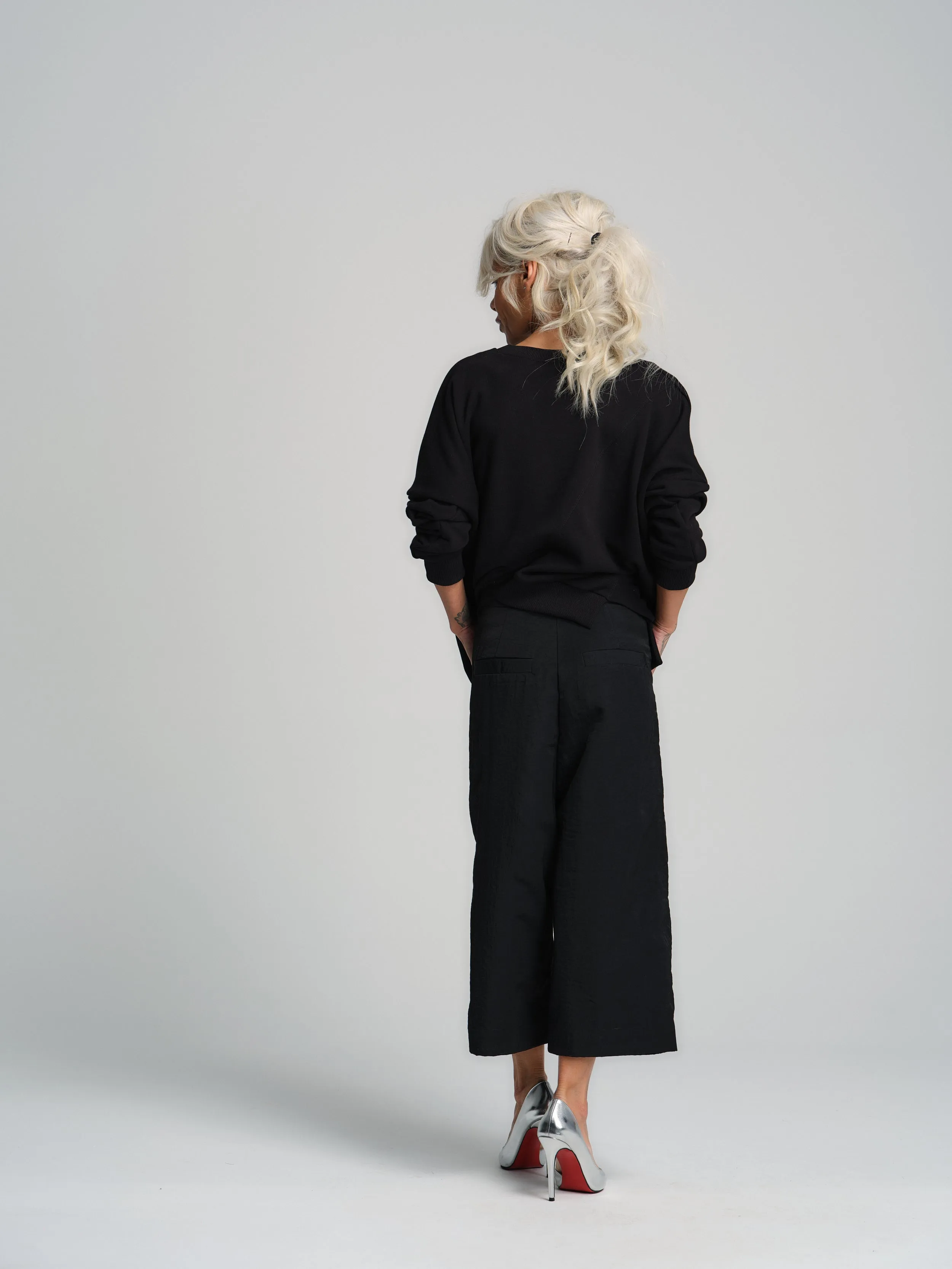 Cropped Black Barrel Pants