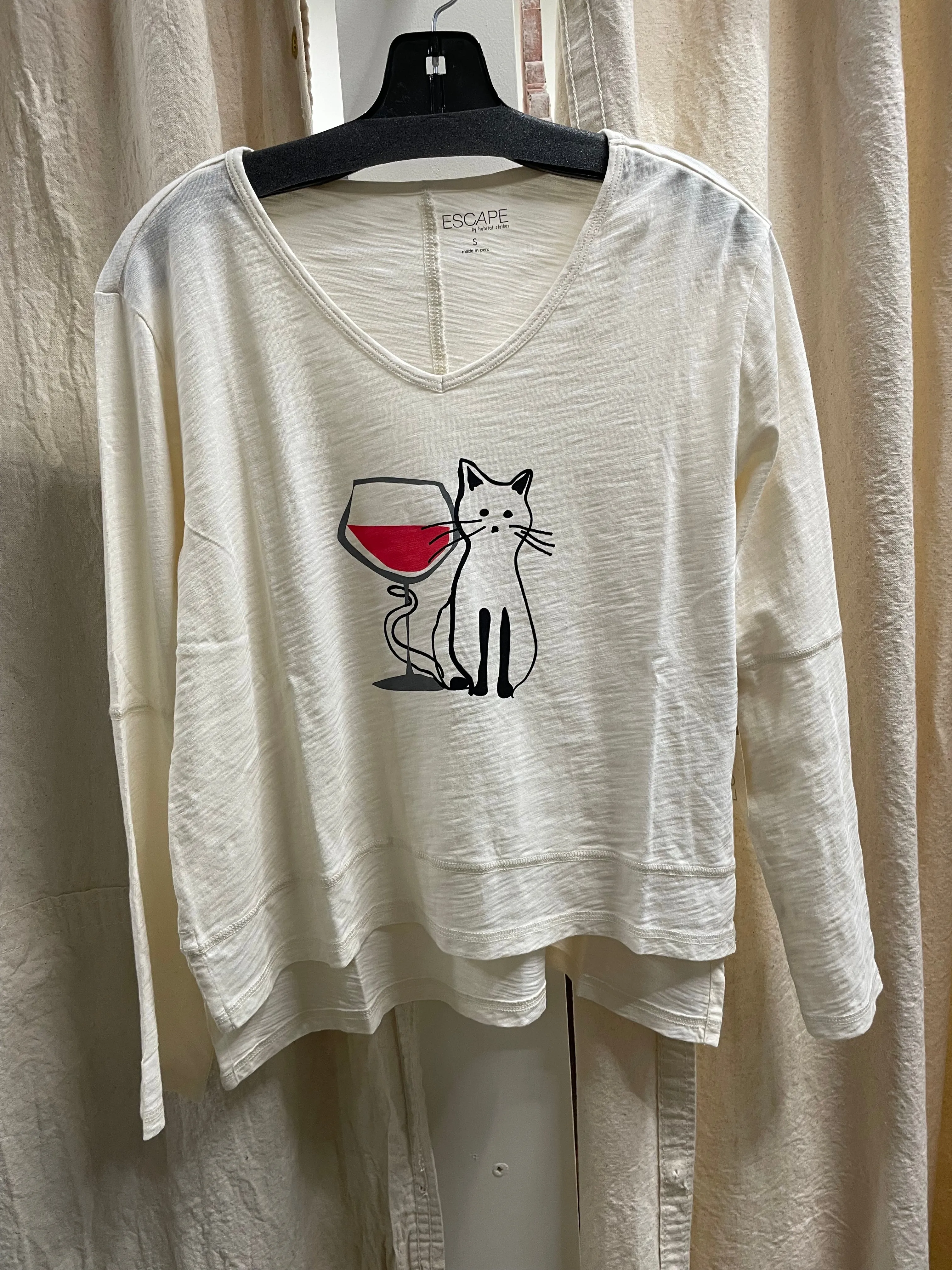 Destination Step Hem Boxy Slub Tee in Tipsy Cat by Escape