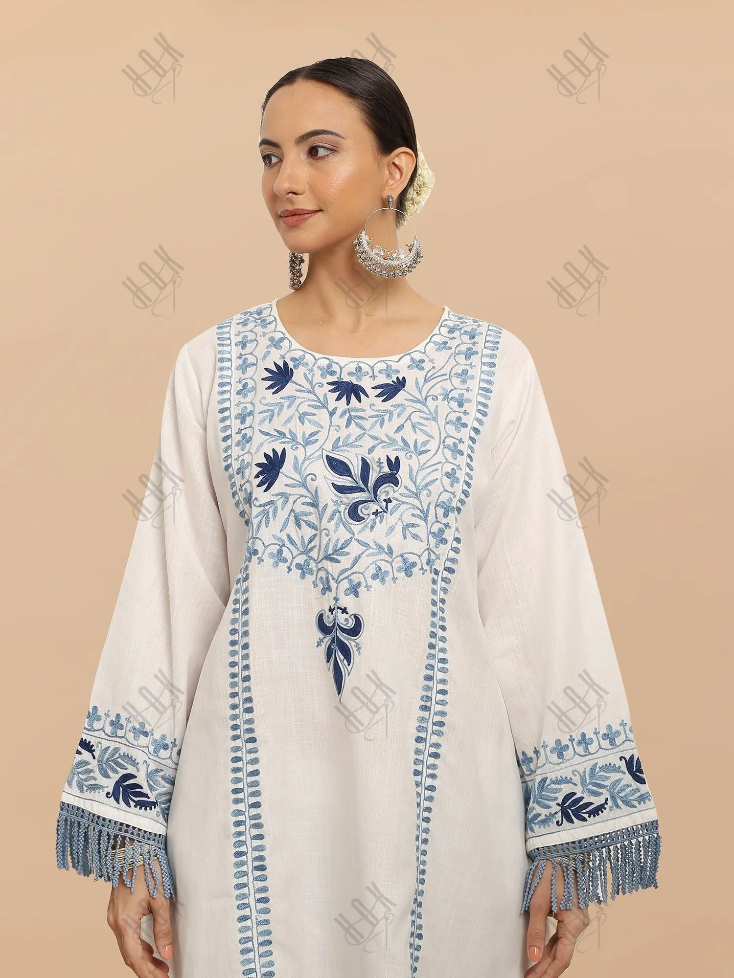 Falak Kashmiri Long Kurta - White