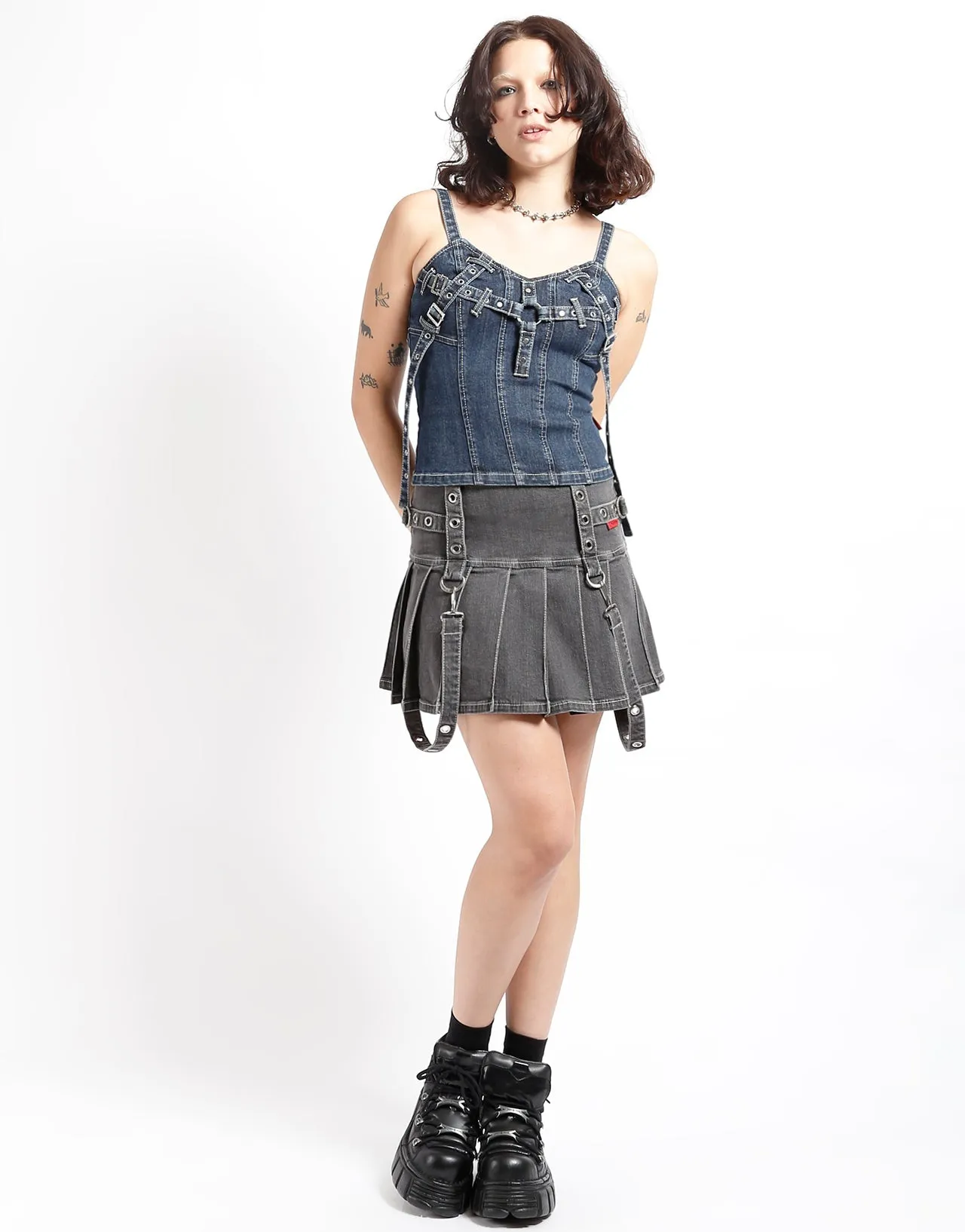 PLEATED GROMMET SKIRT BLACK DENIM