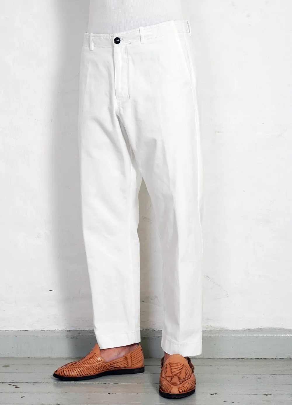 TRYGVE | Wide Cut Cropped Trousers | Off White