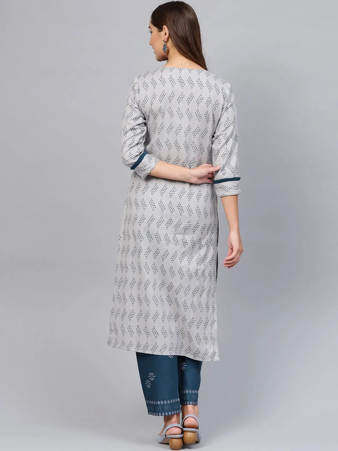 Women Grey & Navy Printed Kurta Set